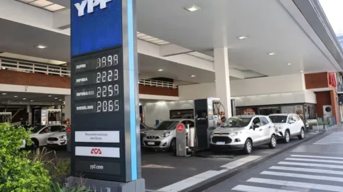 ypf-mantendra-estable-el-precio-de-la-nafta-en-el-eklyxrhsf5gyrgcr3kqrxuosxm.avif.webp