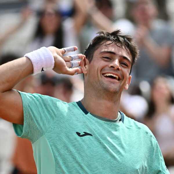Mariano Navone aplastó al español Jaume Munar, ya está en semis y llega con todo a Roland Garros
