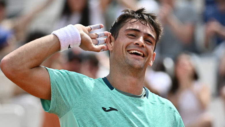 Mariano Navone aplastó al español Jaume Munar, ya está en semis y llega con todo a Roland Garros